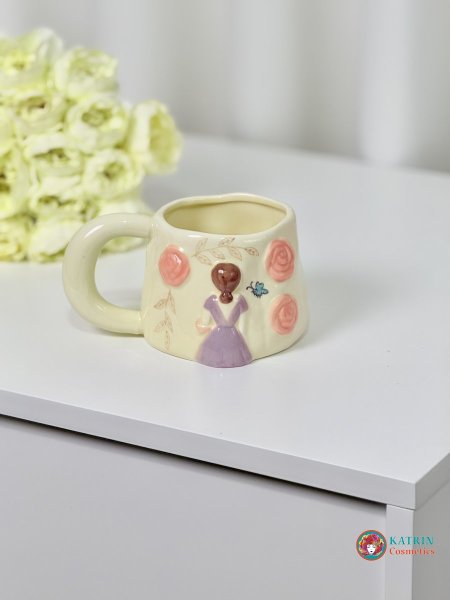 فتاة الحديقة بنفسجي