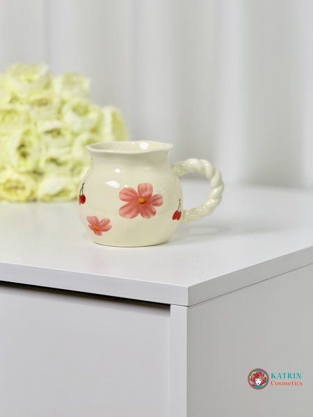 كوب ورد مع كرز