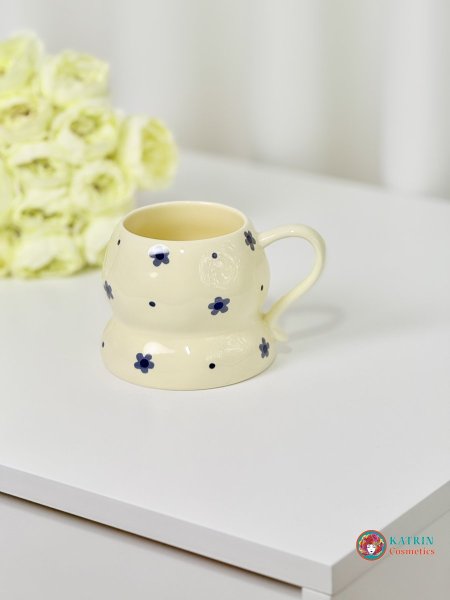 كوب ورد أزرق