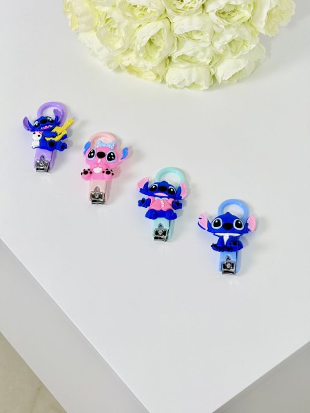 قصاصات أظافر ستيش وأنجل