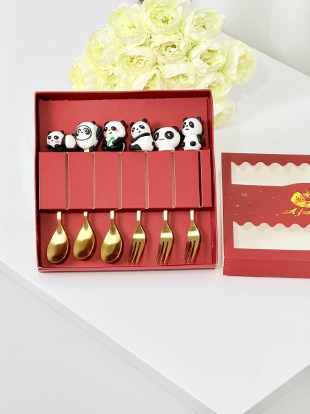 طقم شوك ومعالق شكل باندا