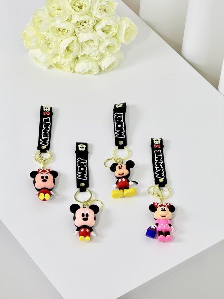 ميداليات ميكي وميني